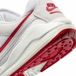 Nike · CMFT ERA