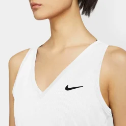 Nike · Court Victory