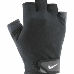 Nike · Essential
