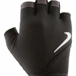 Nike · Essential