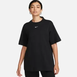 Nike · Essential