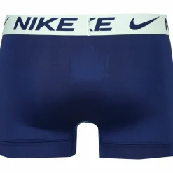 Nike · Essential Micro