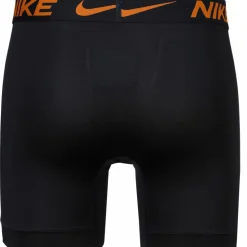 Nike · ESSENTIAL MICRO