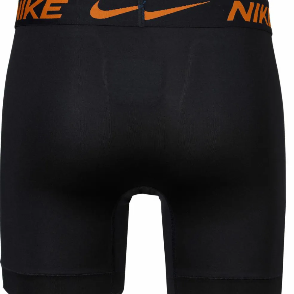 Nike · ESSENTIAL MICRO