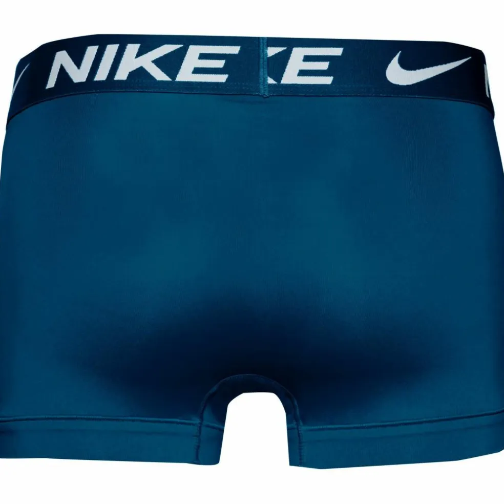 Nike · Essential Micro