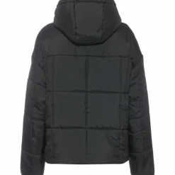 Nike · Essentials