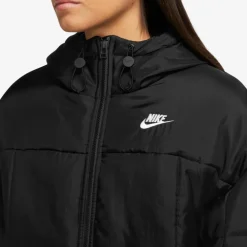 Nike · Essentials