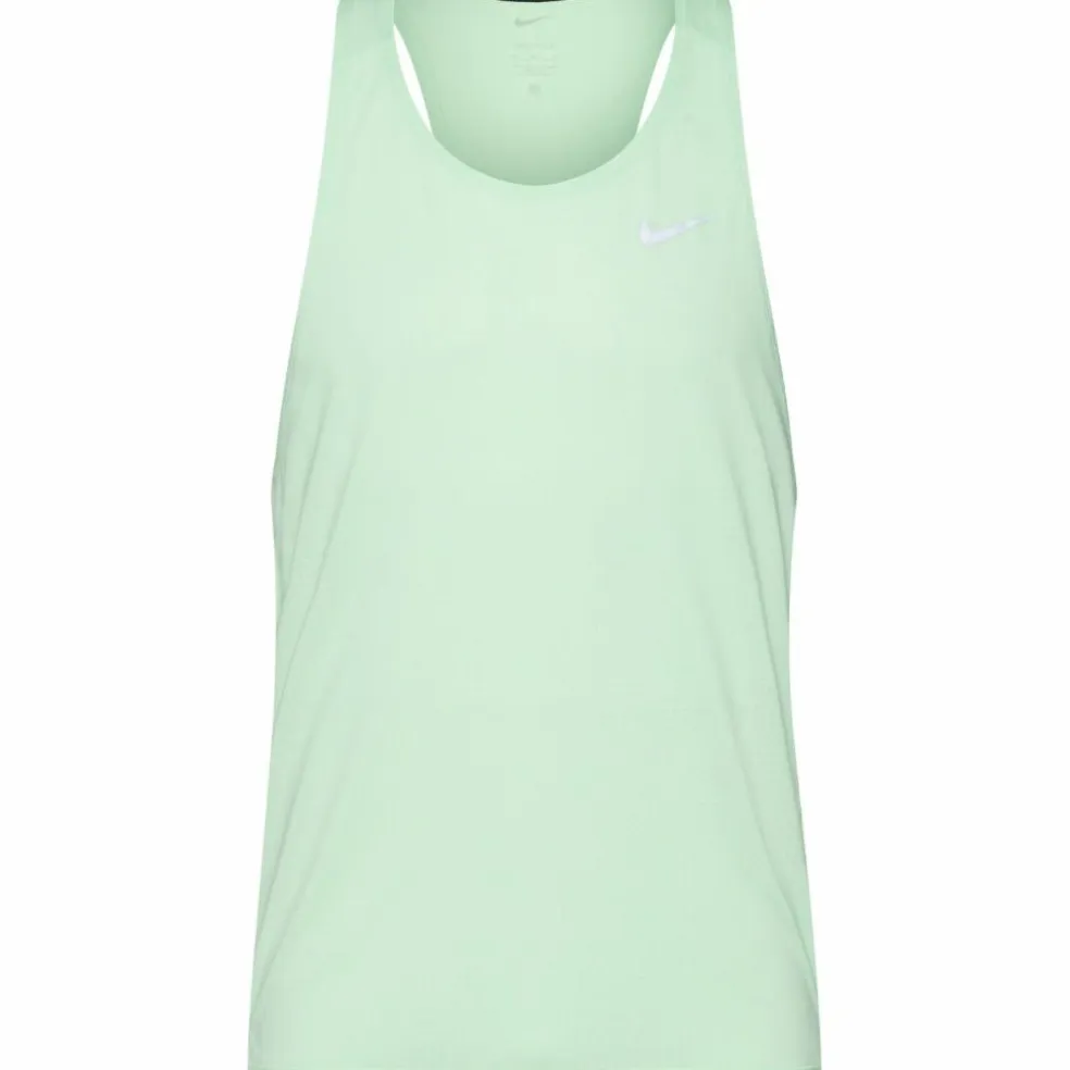 Nike · FAST