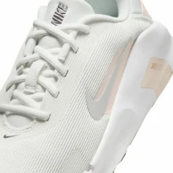 Nike · FLEX