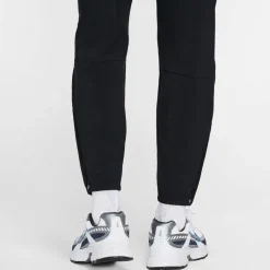 Nike · Initiator
