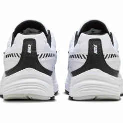Nike · Initiator
