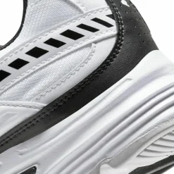 Nike · Initiator