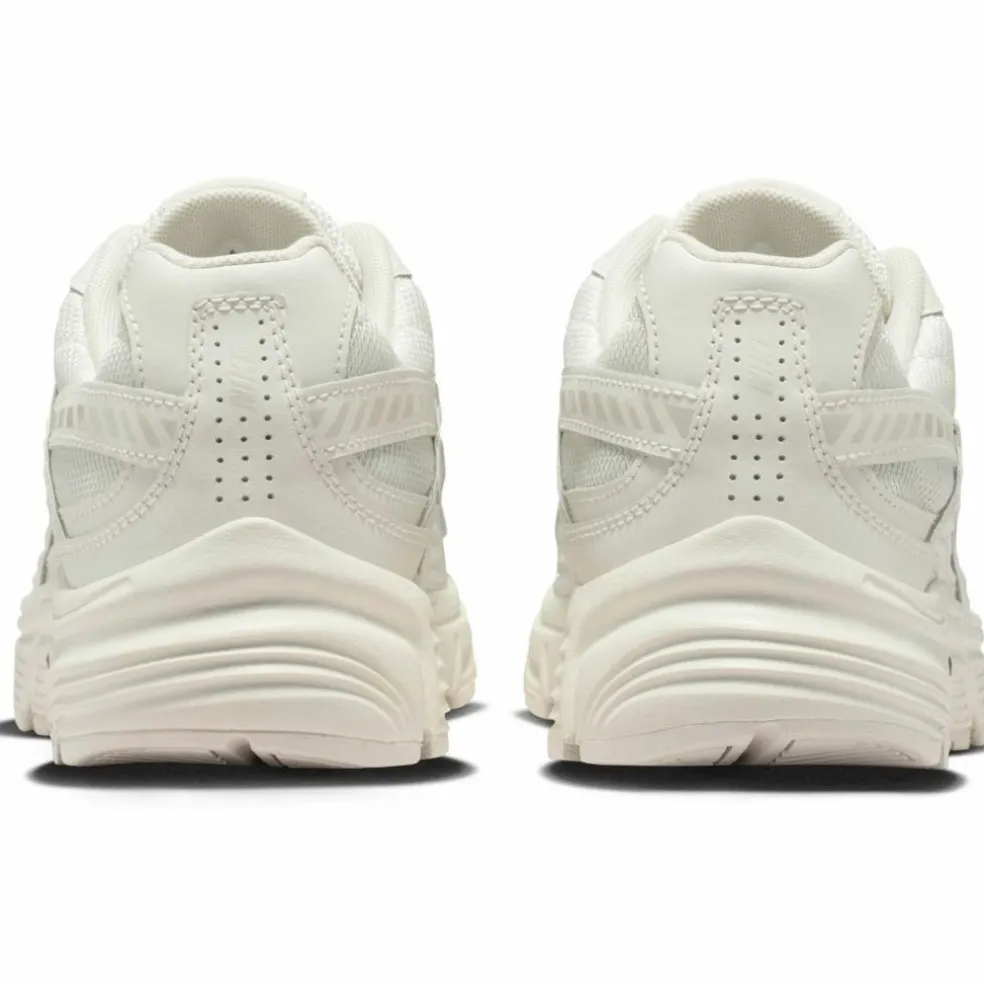 Nike · INITIATOR