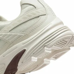 Nike · INITIATOR