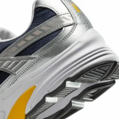 Nike · Initiator