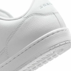 Nike · JORDAN COURT CONNECT