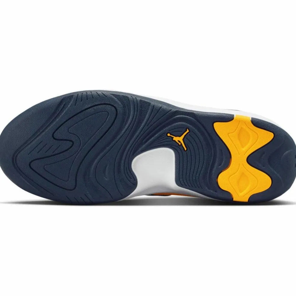 Nike · JORDAN MAX AURA 7