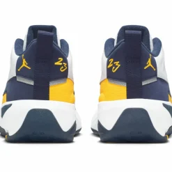 Nike · JORDAN MAX AURA 7