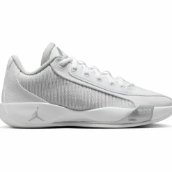 Nike · LUKA .77