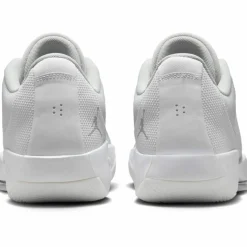 Nike · LUKA .77