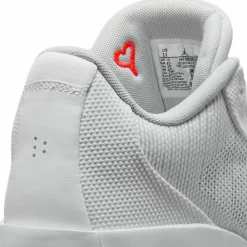 Nike · LUKA .77