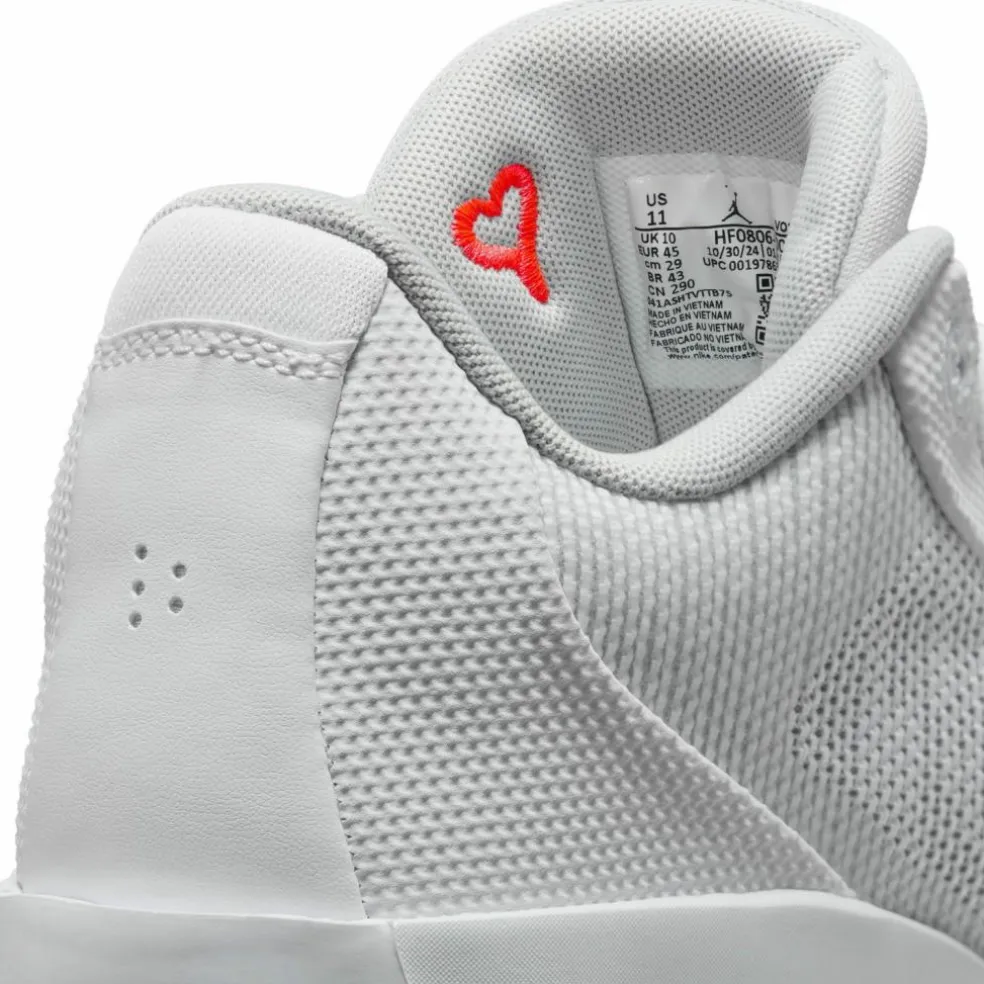 Nike · LUKA .77