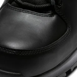 Nike · MANOA