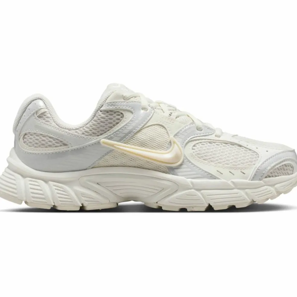 Nike · NIKE V5 RNR