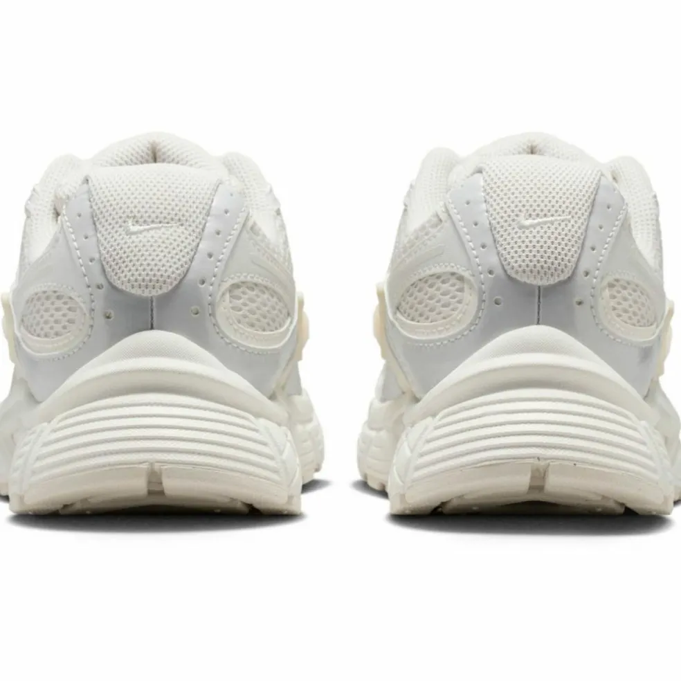 Nike · NIKE V5 RNR
