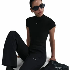 Nike · NSW