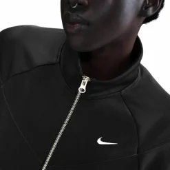 Nike · NSW