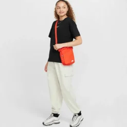 Nike · NSW Essentials