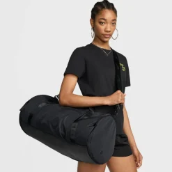 Nike · ONE
