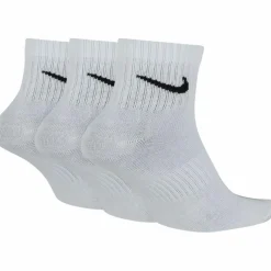 Nike · ONE QARTERS