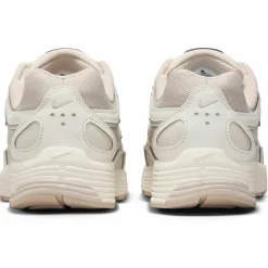 Nike · P-6000