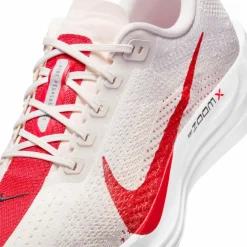 Nike · PEGASUS PLUS