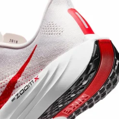 Nike · PEGASUS PLUS