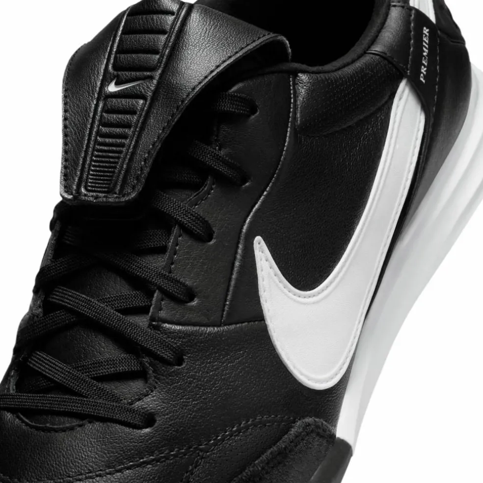 Nike · PREMIER III U TF