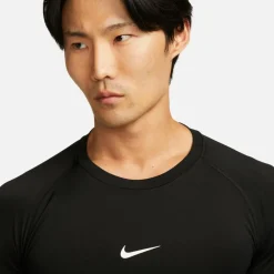 Nike · Pro
