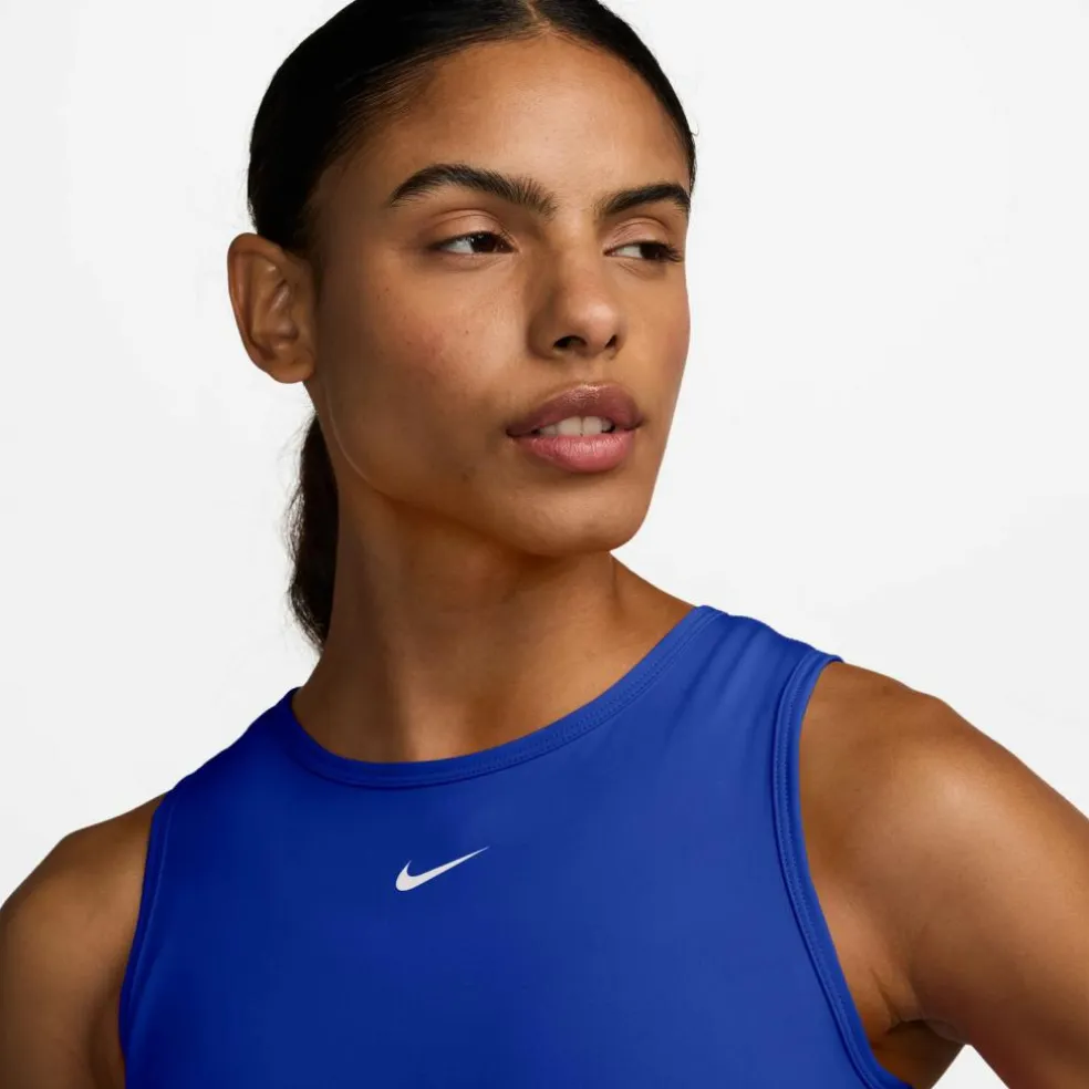 Nike · Pro 365