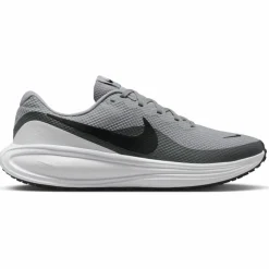 Nike · REVOLUTION 8