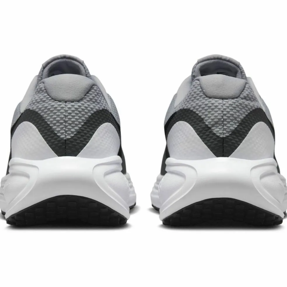 Nike · REVOLUTION 8