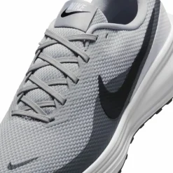 Nike · REVOLUTION 8