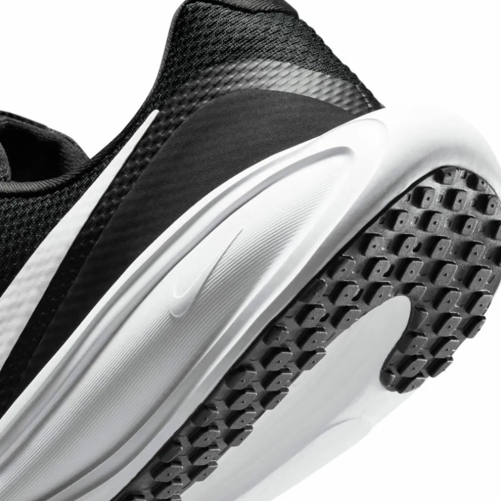 Nike · REVOLUTION 8