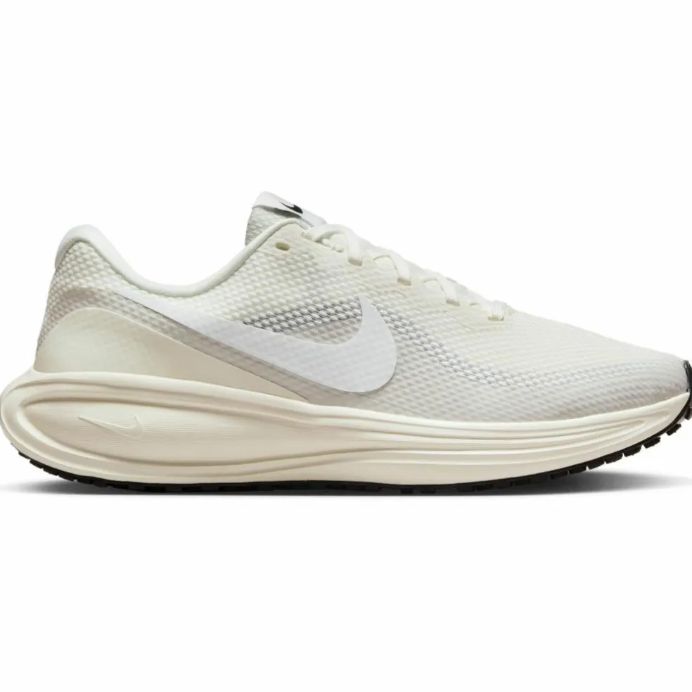 Nike · REVOLUTION 8