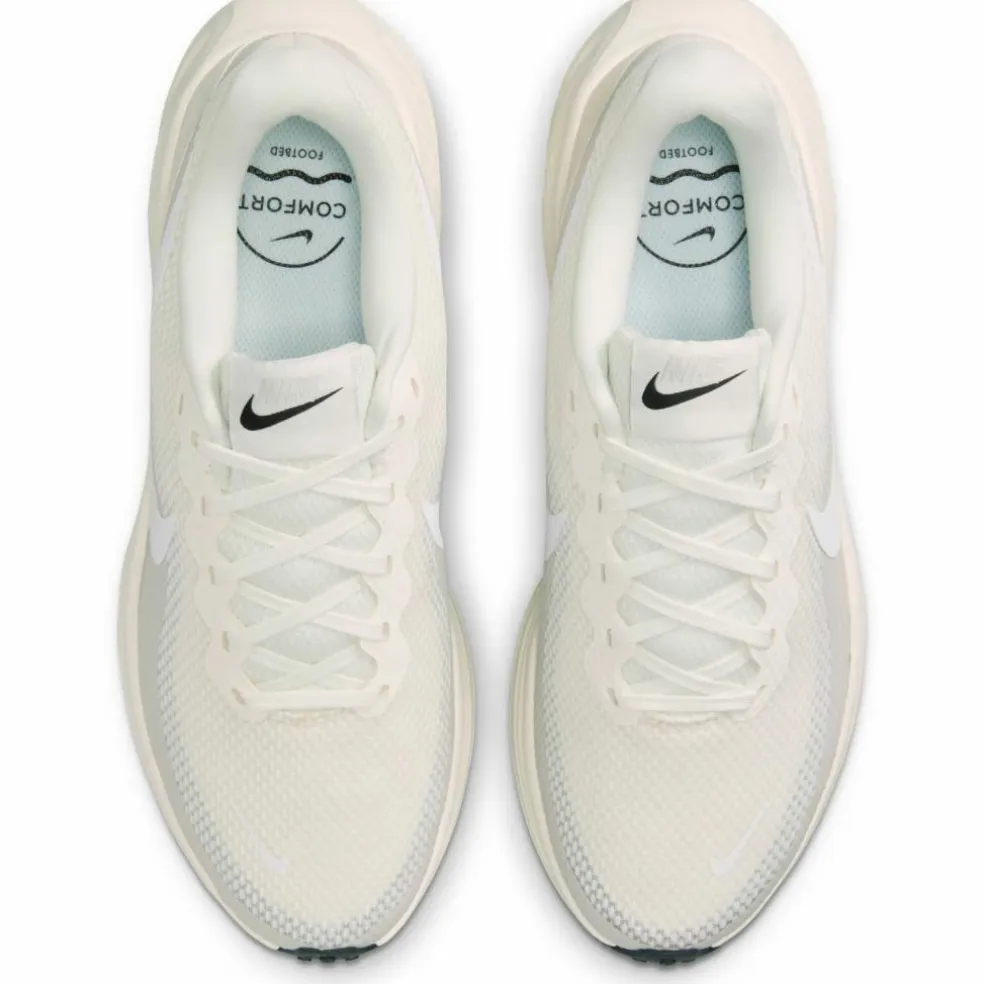 Nike · REVOLUTION 8