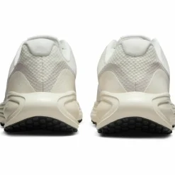 Nike · REVOLUTION 8