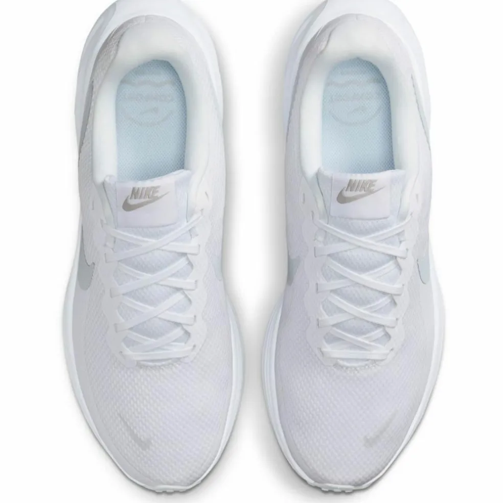 Nike · REVOLUTION 8