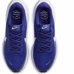Nike · REVOLUTION 8