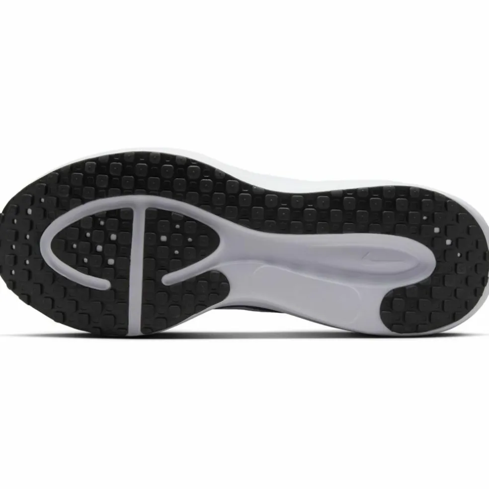 Nike · REVOLUTION 8